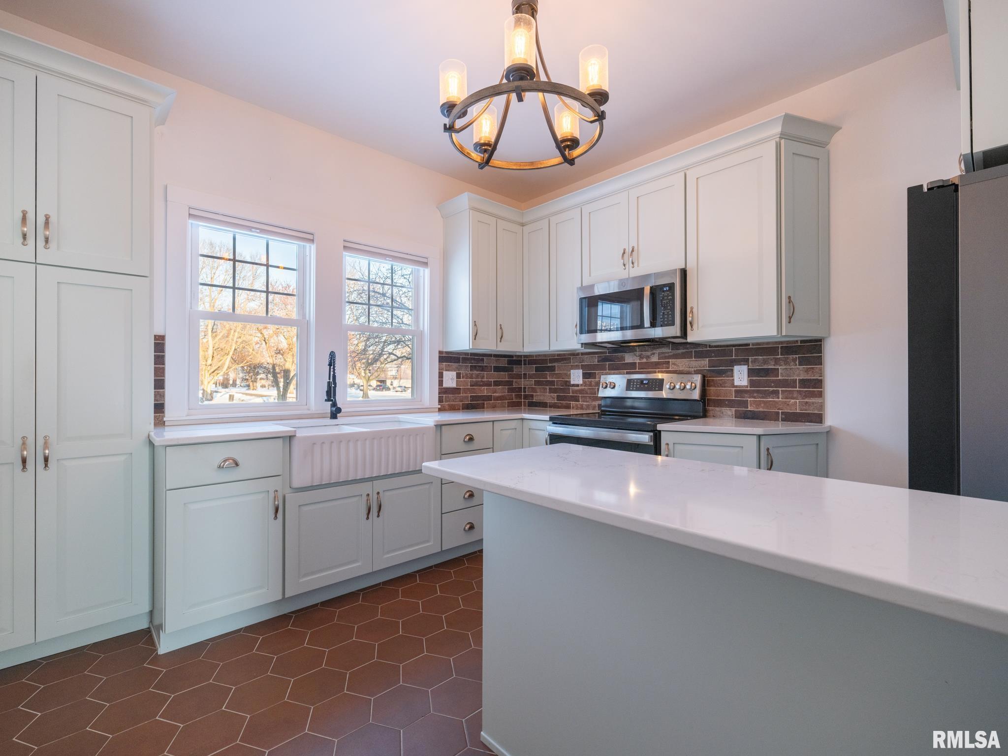 101 South Harrison Street Manito, IL 61546 - Photo 12 of 46