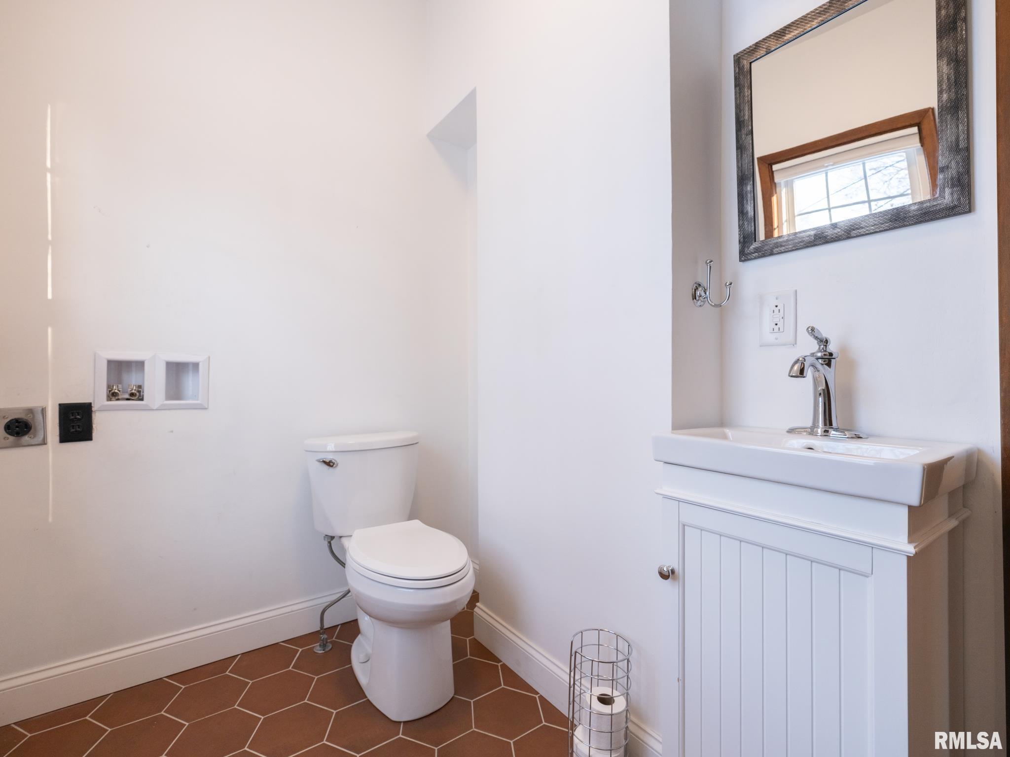 101 South Harrison Street Manito, IL 61546 - Photo 18 of 46