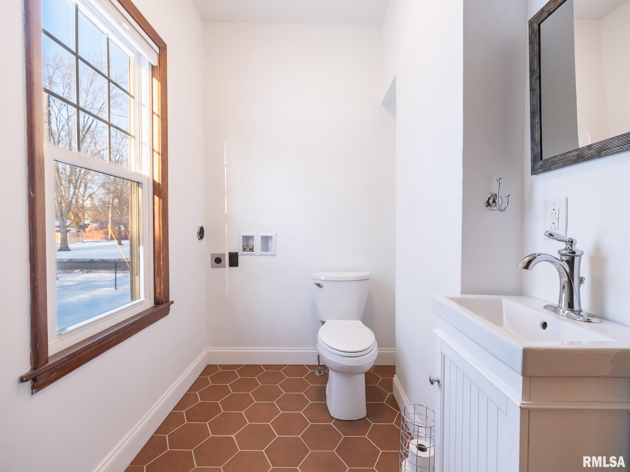 101 South Harrison Street Manito, IL 61546 - Photo 19 of 46