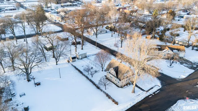 $185,000 | 101 South Harrison Street, Manito, IL 61546