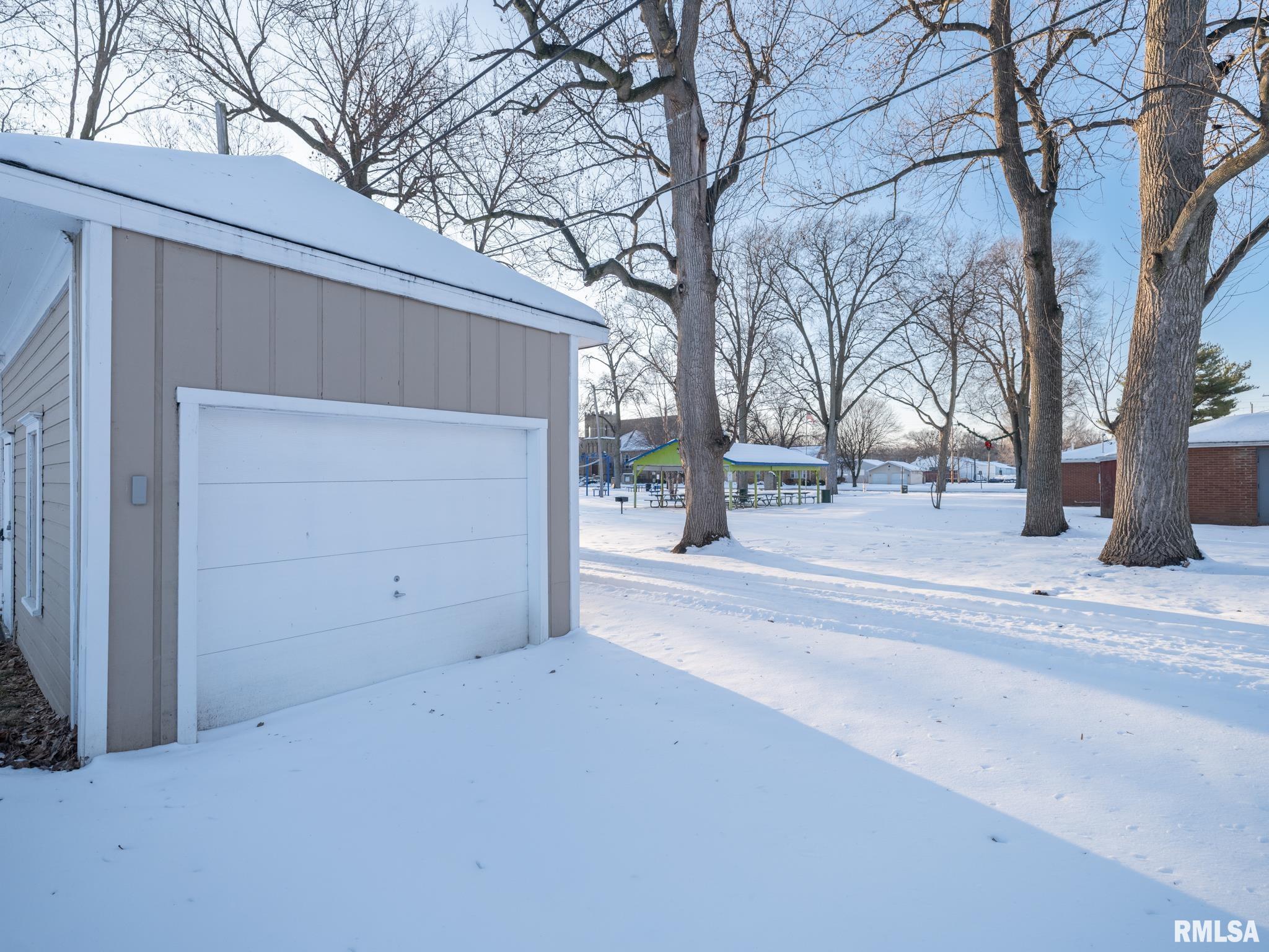 101 South Harrison Street Manito, IL 61546 - Photo 42 of 46