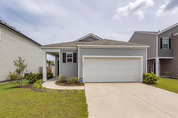$2,400 | 493 Cedarview Road, Summerville, SC 29486