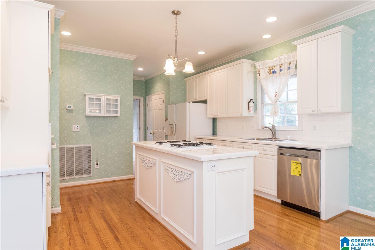 1034 Lake Point Lane Birmingham, AL 35244 - Photo 23 of 50