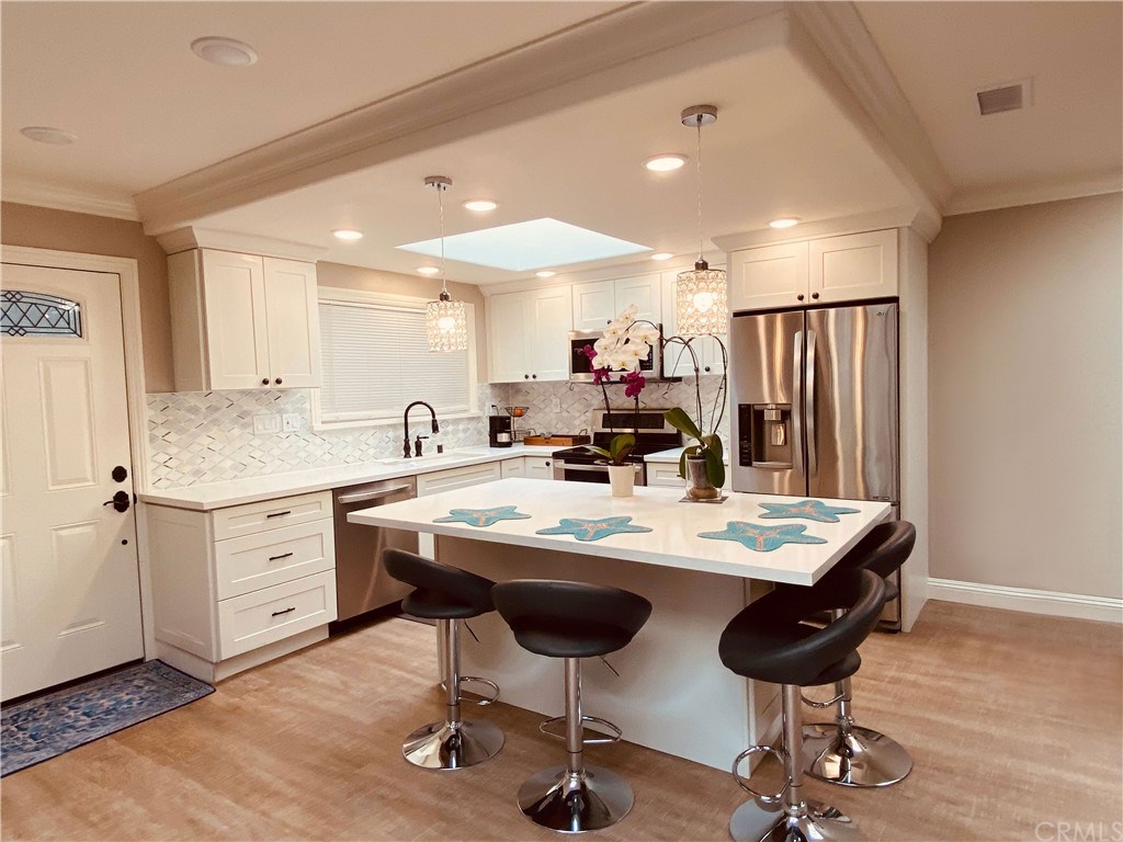 Kitchen with Large Island