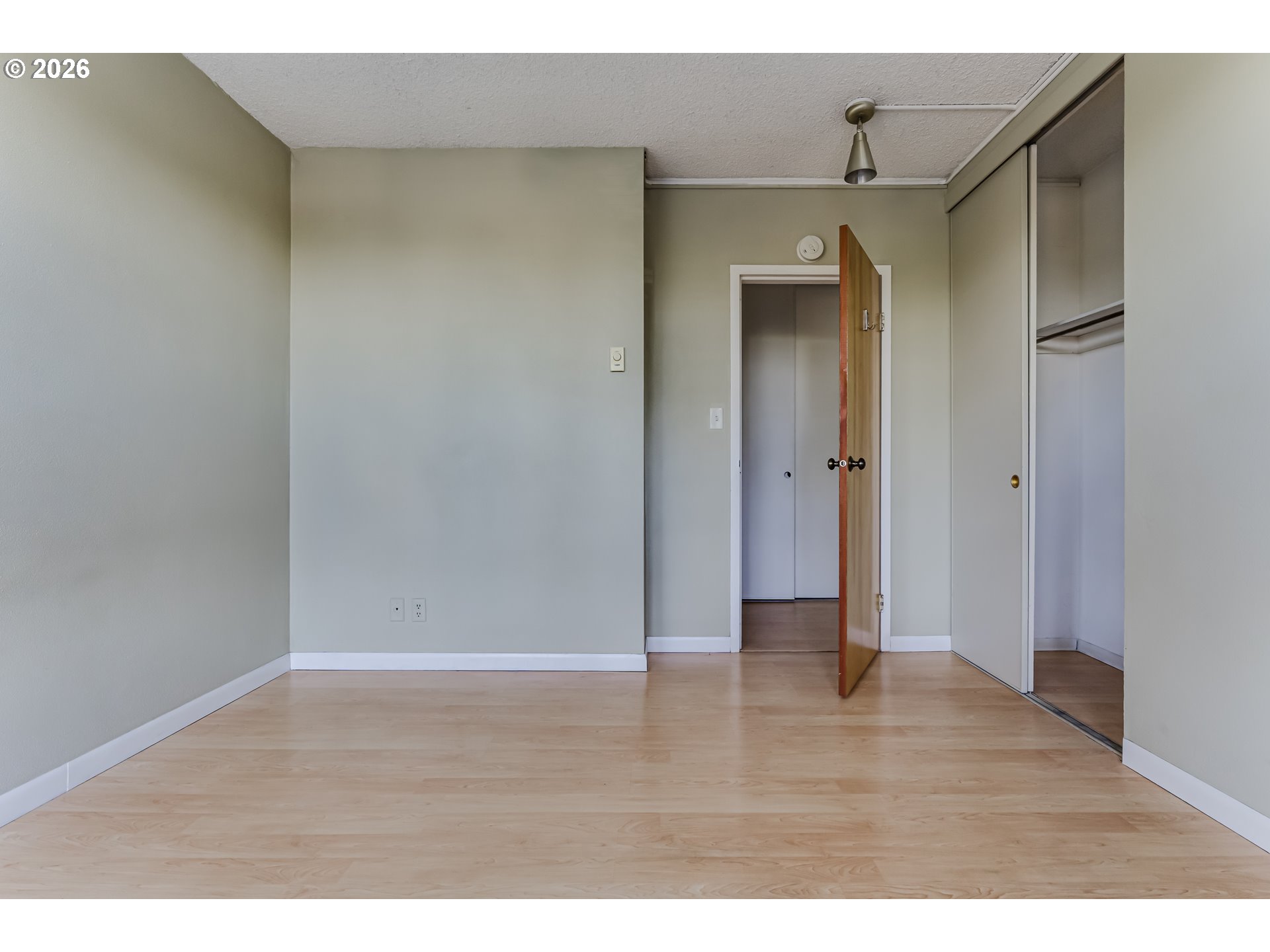 1313 Lincoln Street, Unit 401 Eugene, OR 97401 - Photo 6 of 14