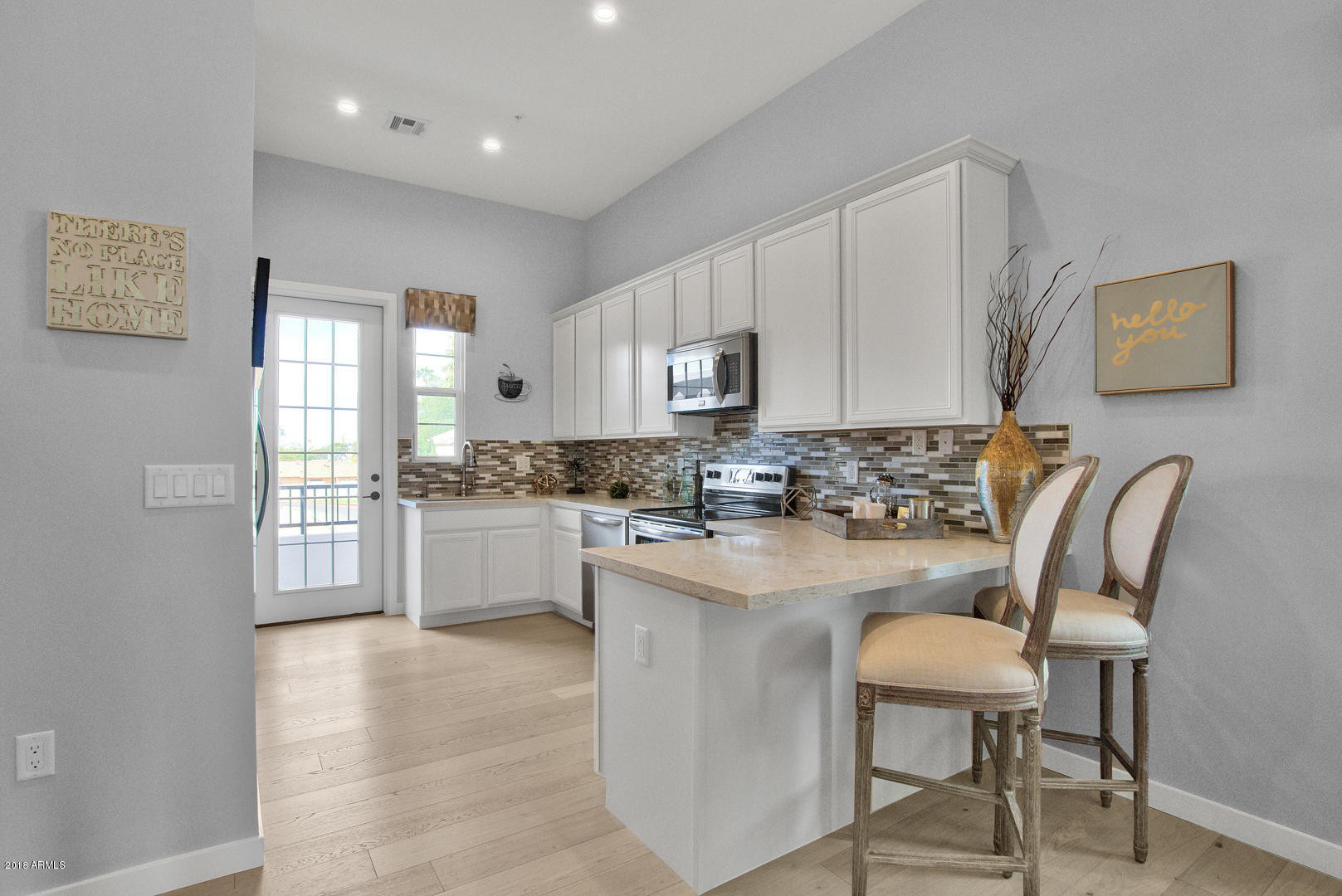 4438 North 27th Street, Unit 2 Phoenix, AZ 85016 - Photo 21 of 46 Kitchen Breakfast Bar