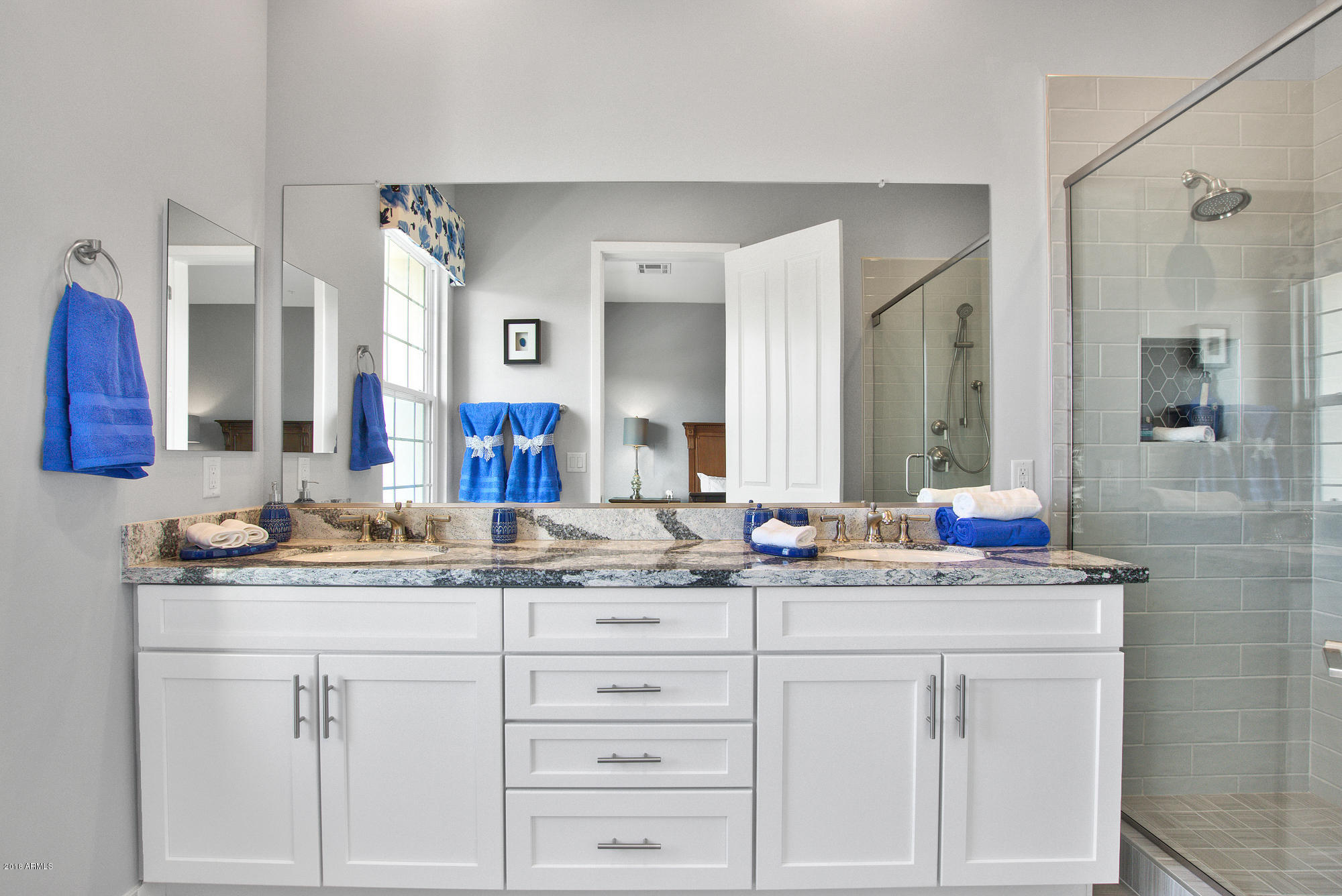 4438 North 27th Street, Unit 2 Phoenix, AZ 85016 - Photo 31 of 46 Double Sink & Elegant Shower