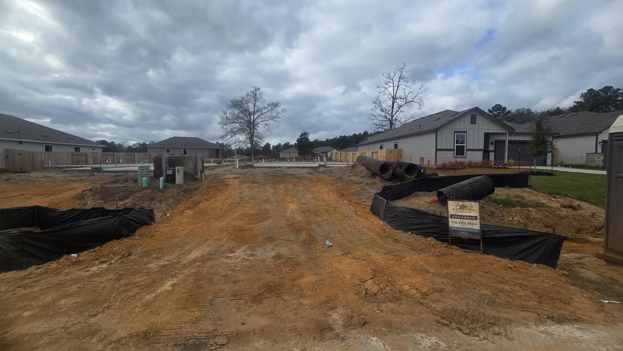 536 Shoreview Drive Conroe, TX 77303 - Photo 20 of 27 a view of a house with a yard