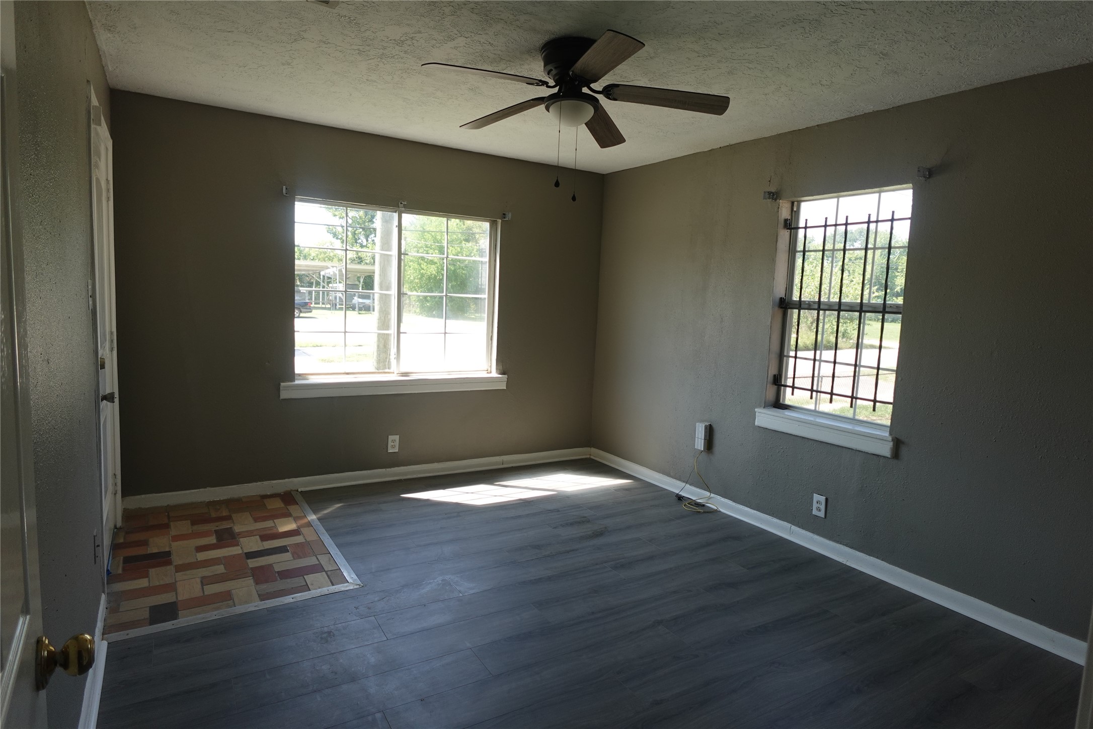 4825 Weaver Road Houston, TX 77016 - Photo 3 of 8 Living Room. New flooring. Large Space.