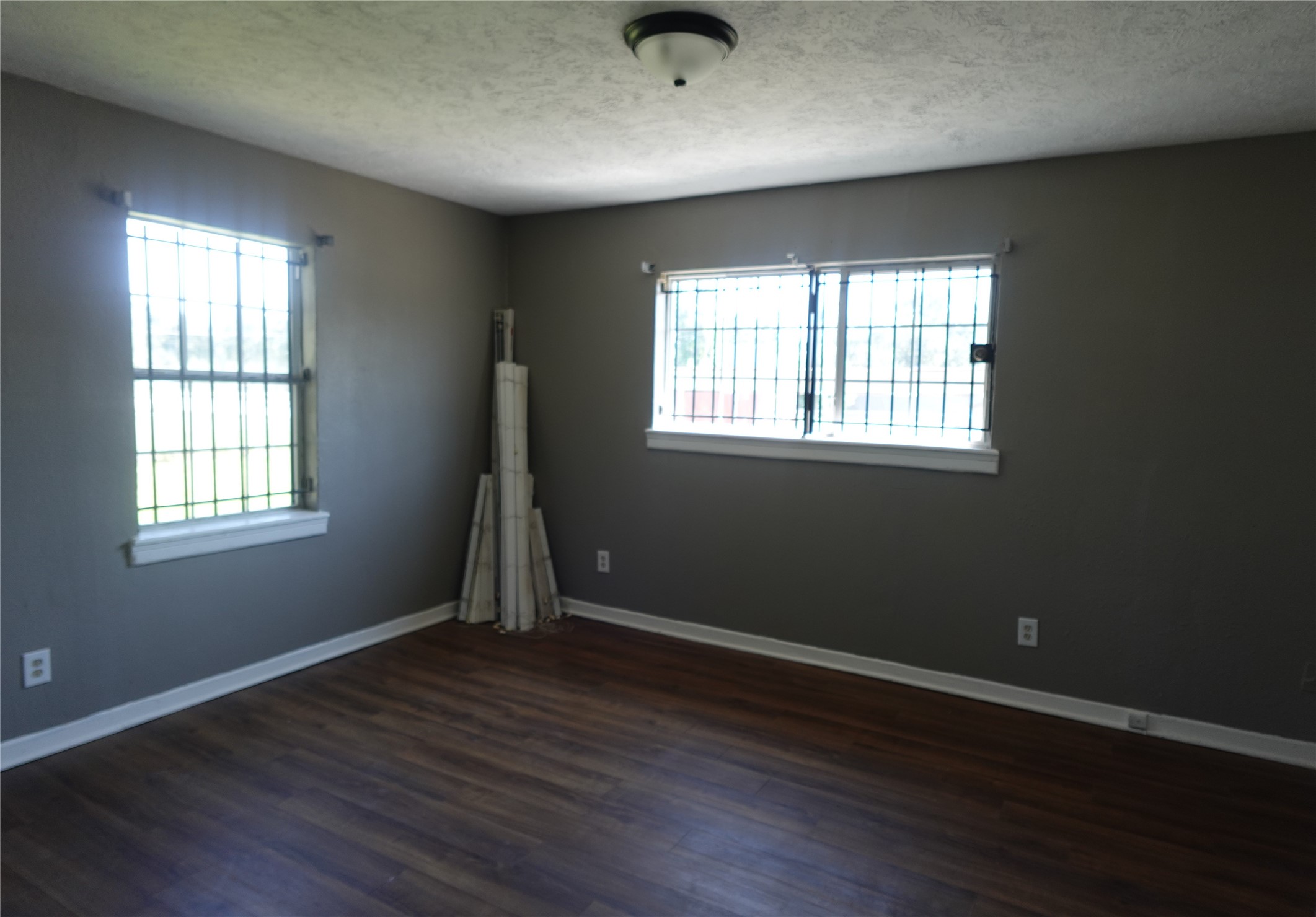 4825 Weaver Road Houston, TX 77016 - Photo 6 of 8 Primary Bedroom