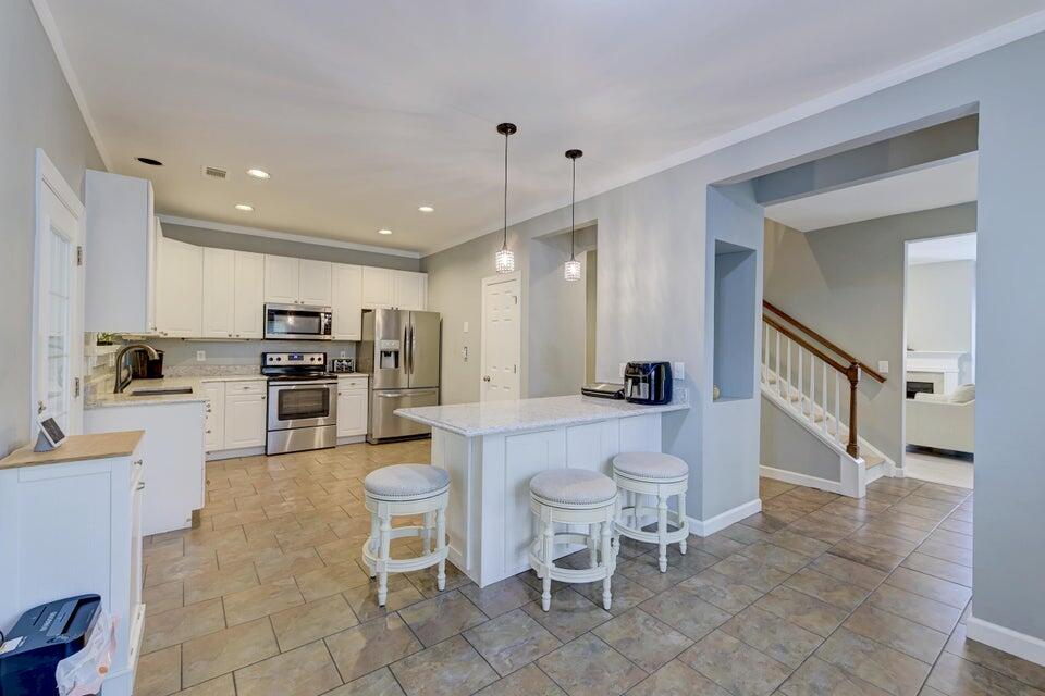 1616 Camfield Lane Mount Pleasant, SC 29466 - Photo 4 of 38 4