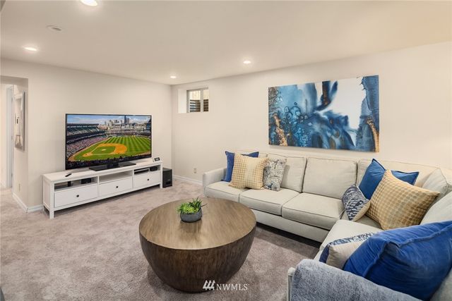 $1,424,000 | 3029 28th Avenue West, Seattle, WA 98199