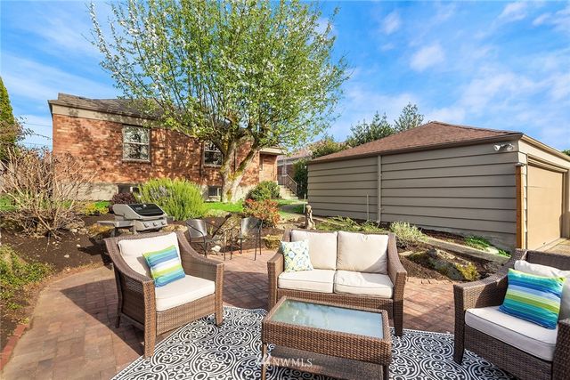 $1,424,000 | 3029 28th Avenue West, Seattle, WA 98199