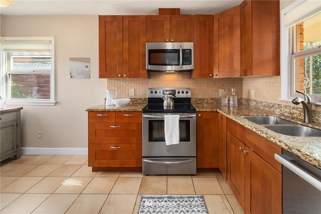 $1,424,000 | 3029 28th Avenue West, Seattle, WA 98199