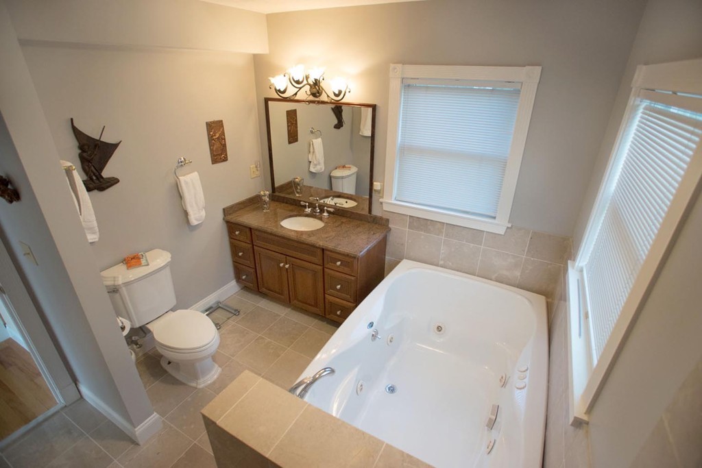 204 Nantasket Road Hull, MA 02045 - Photo 7 of 20