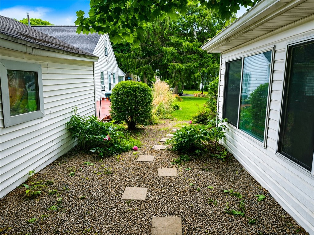 313 McNaughton Street Rochester, NY 14606 - Photo 14 of 15