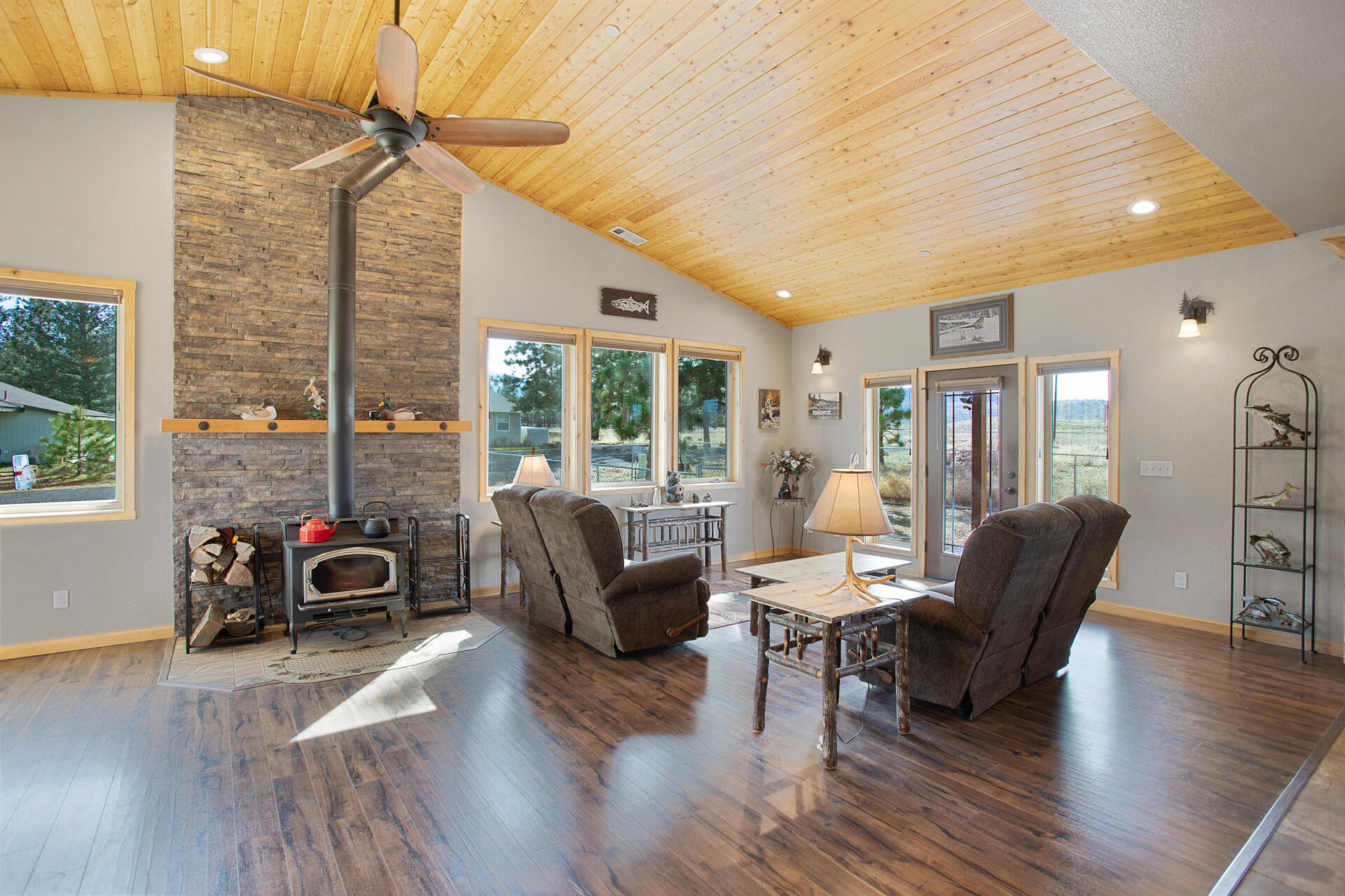 5425 Muskrat Road Weed, CA 96094 - Photo 2 of 28 IMG_1250