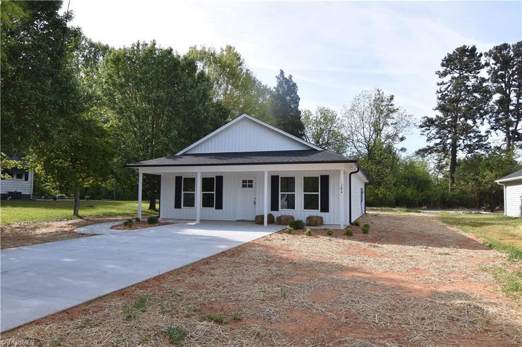 304 East 8th Street Lexington, NC 27295 - Photo 2 of 13