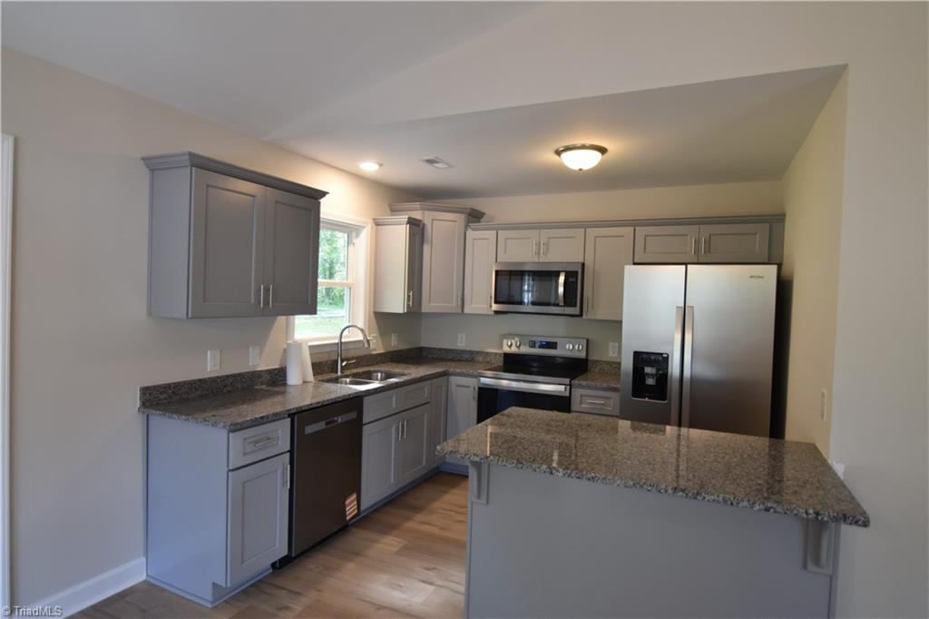 304 East 8th Street Lexington, NC 27295 - Photo 4 of 13