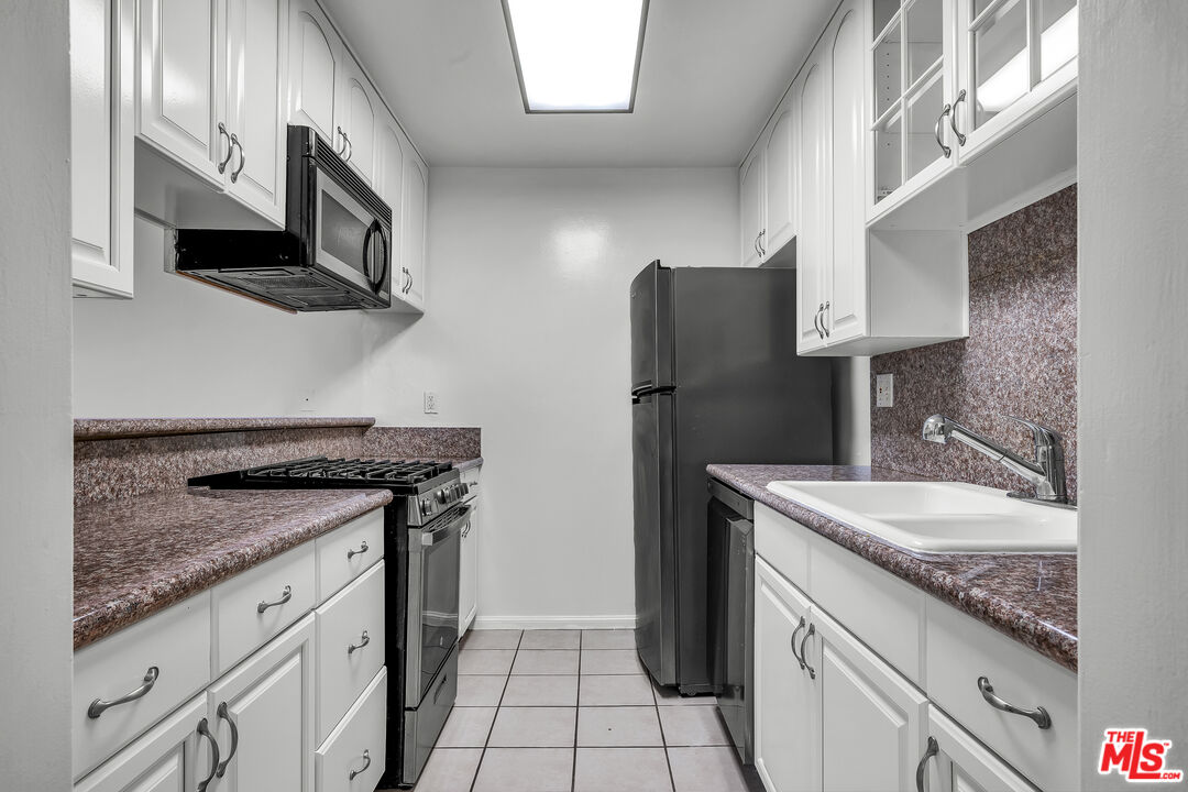 1252 11th Street, Unit 101 Santa Monica, CA 90401 - Photo 11 of 26