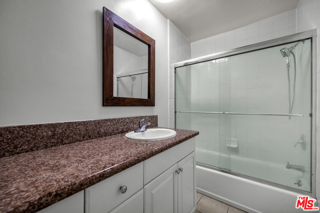 1252 11th Street, Unit 101 Santa Monica, CA 90401 - Photo 15 of 26