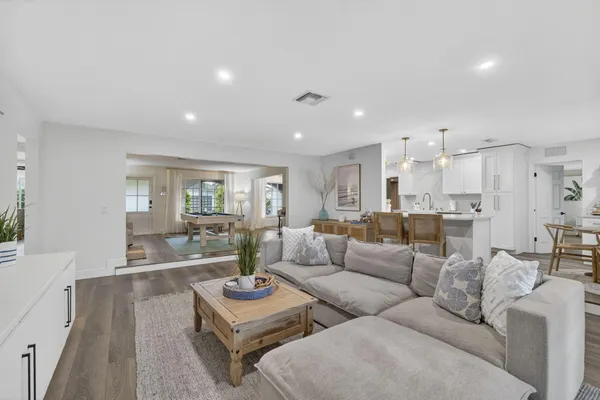 $1,899,000 | 903 Southwest 28th Avenue, Boynton Beach, FL 33435