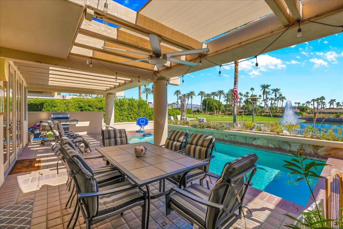 75467 Riviera Drive Indian Wells, CA 92210 - Photo 1 of 40 75467 Riviera backyard area