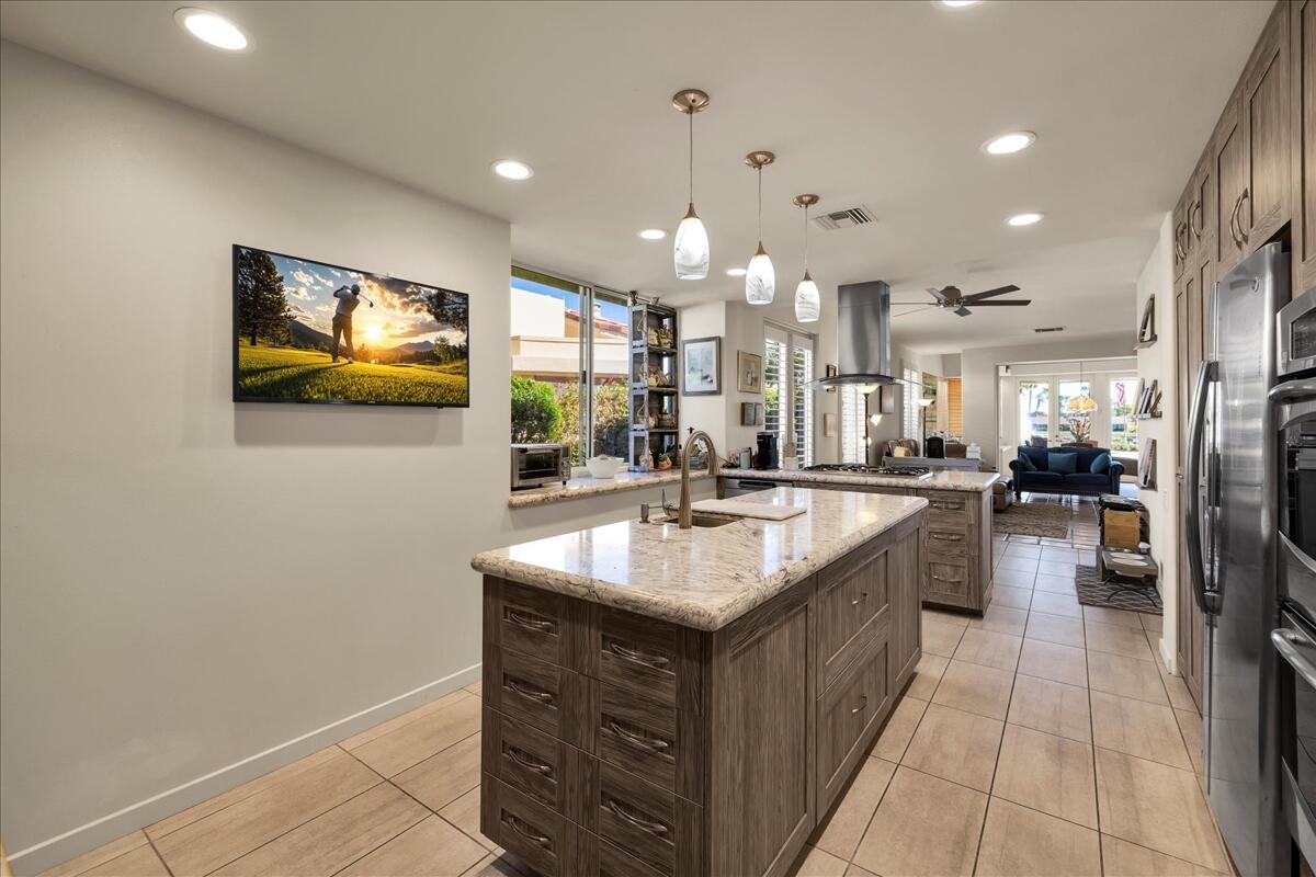 75467 Riviera Drive Indian Wells, CA 92210 - Photo 12 of 40 75467 Riviera kitchen2