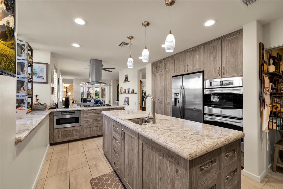 75467 Riviera Drive Indian Wells, CA 92210 - Photo 13 of 40 75467 Riviera kitchen3
