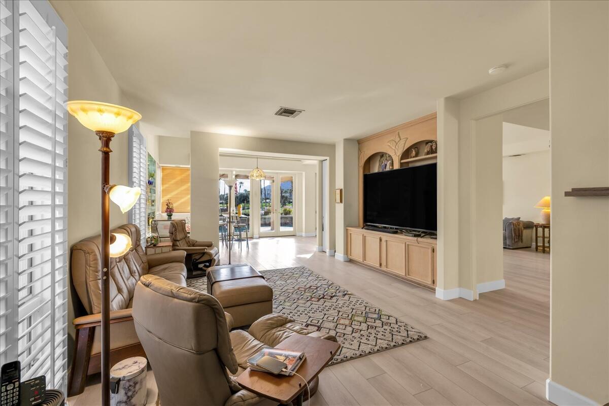 75467 Riviera Drive Indian Wells, CA 92210 - Photo 15 of 40 75467 Riviera family room NEW SHOT