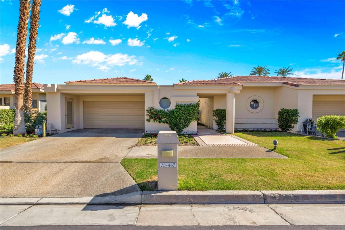 75467 Riviera Drive Indian Wells, CA 92210 - Photo 2 of 40 75467 Riviera front2