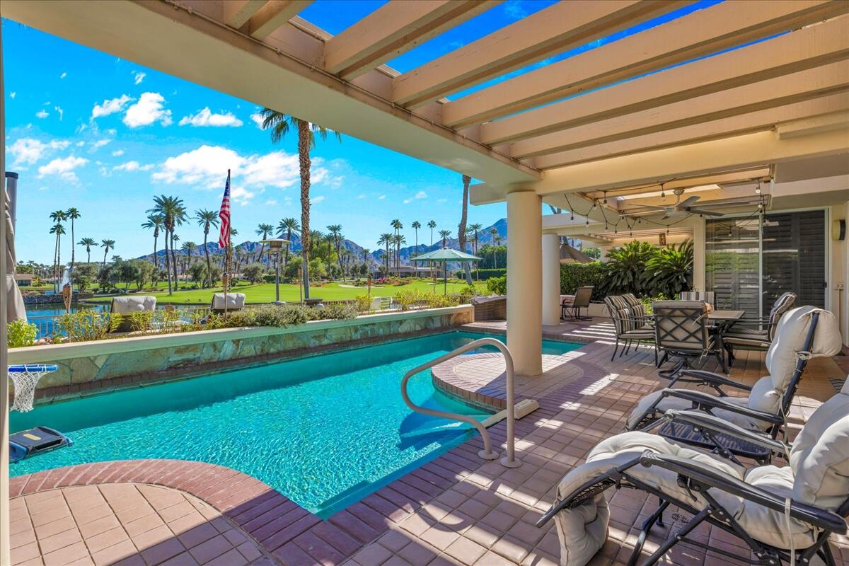 75467 Riviera Drive Indian Wells, CA 92210 - Photo 31 of 40 75467 Riviera pool 1