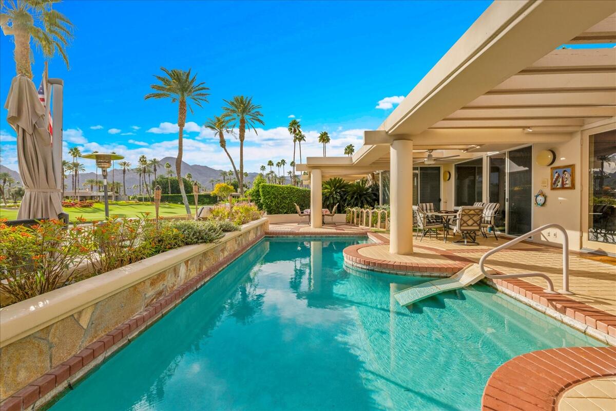 75467 Riviera Drive Indian Wells, CA 92210 - Photo 36 of 40 75467 Riviera Pool NEW SHOT2