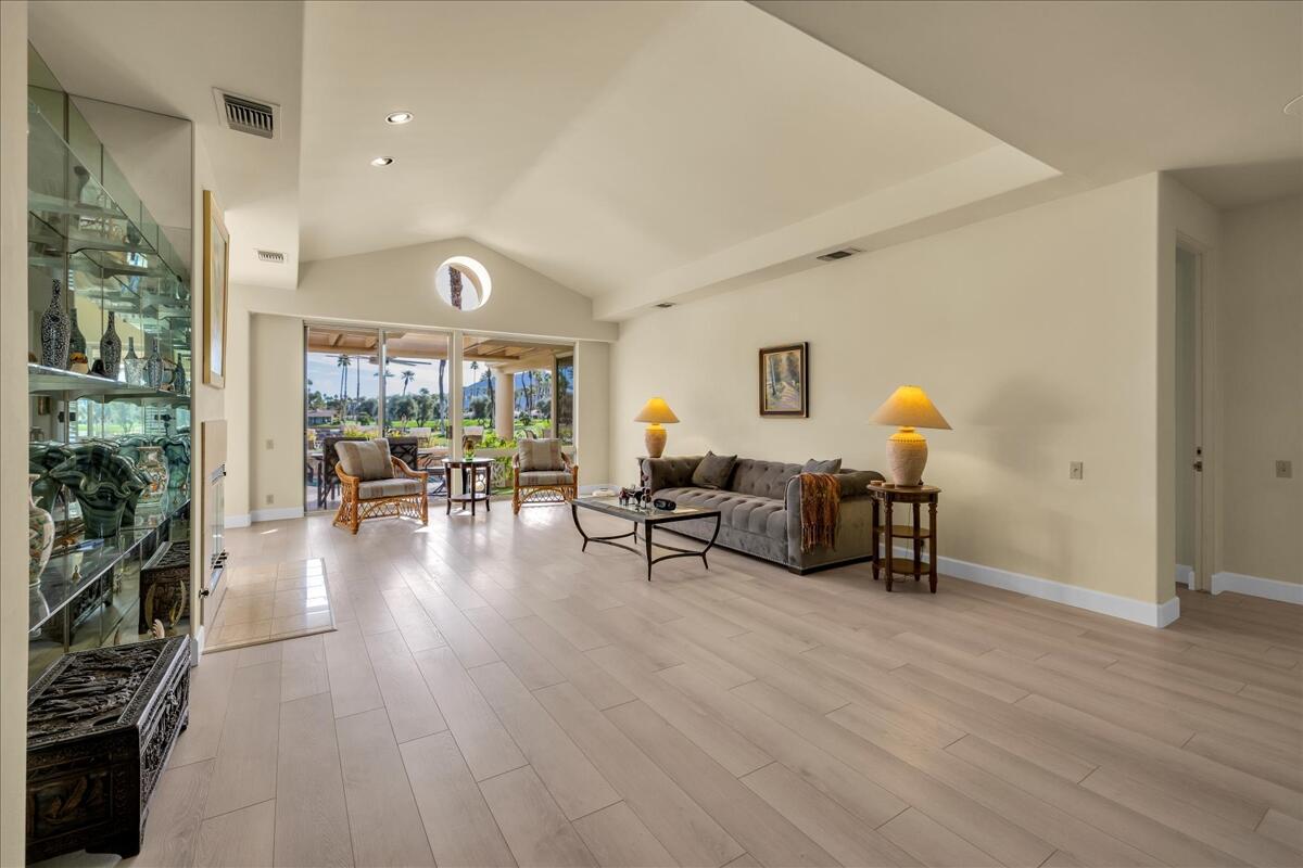 75467 Riviera Drive Indian Wells, CA 92210 - Photo 8 of 40 75467 Riviera enter home NEW SHOT