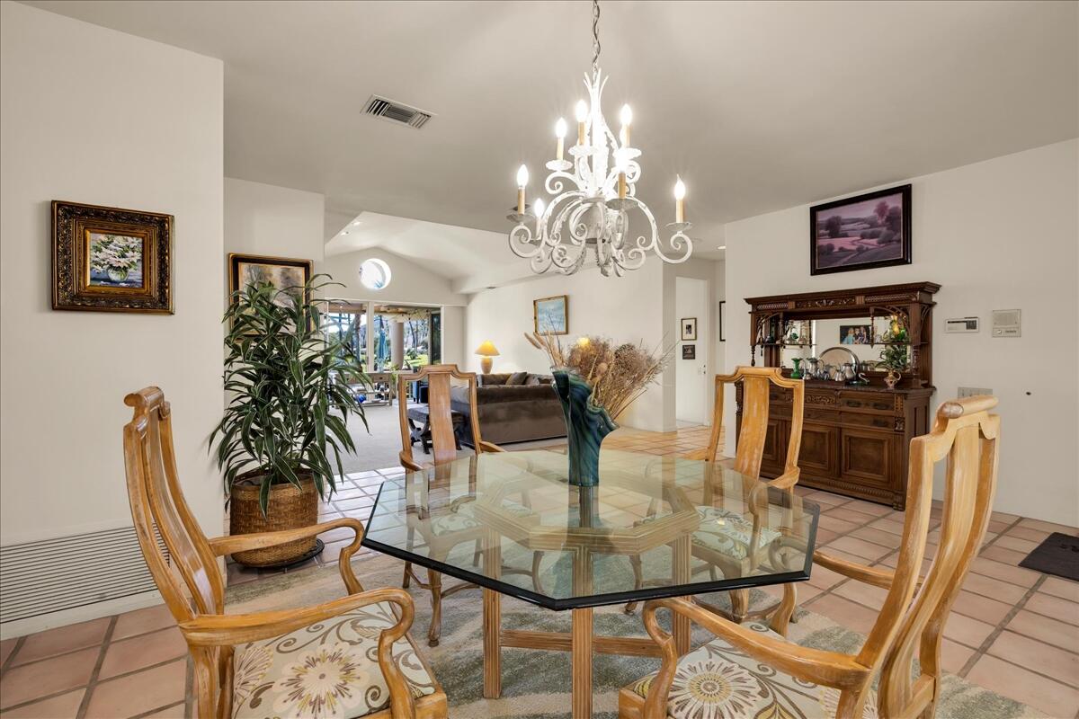 75467 Riviera Drive Indian Wells, CA 92210 - Photo 9 of 40 75467 Riviera dining area view to living