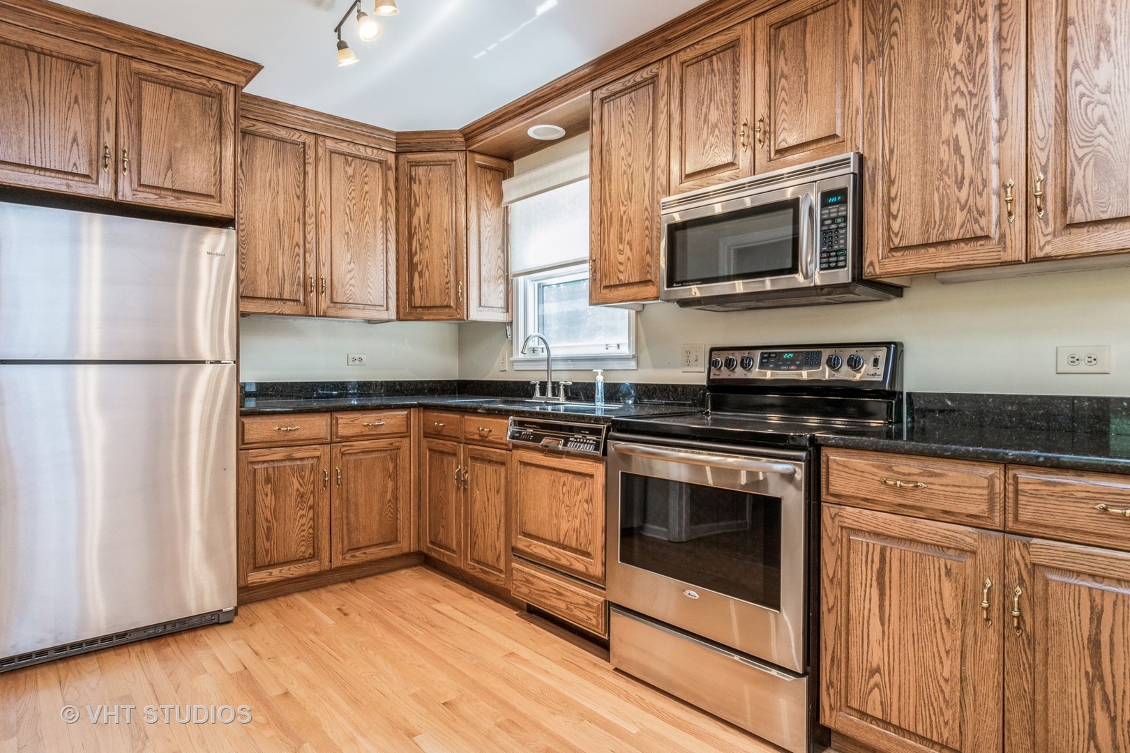 1213 Cardinal Lane Naperville, IL 60540 - Photo 5 of 21