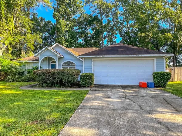 $2,000 | 2240 Southwest 41 Lane, Gainesville, FL 32608