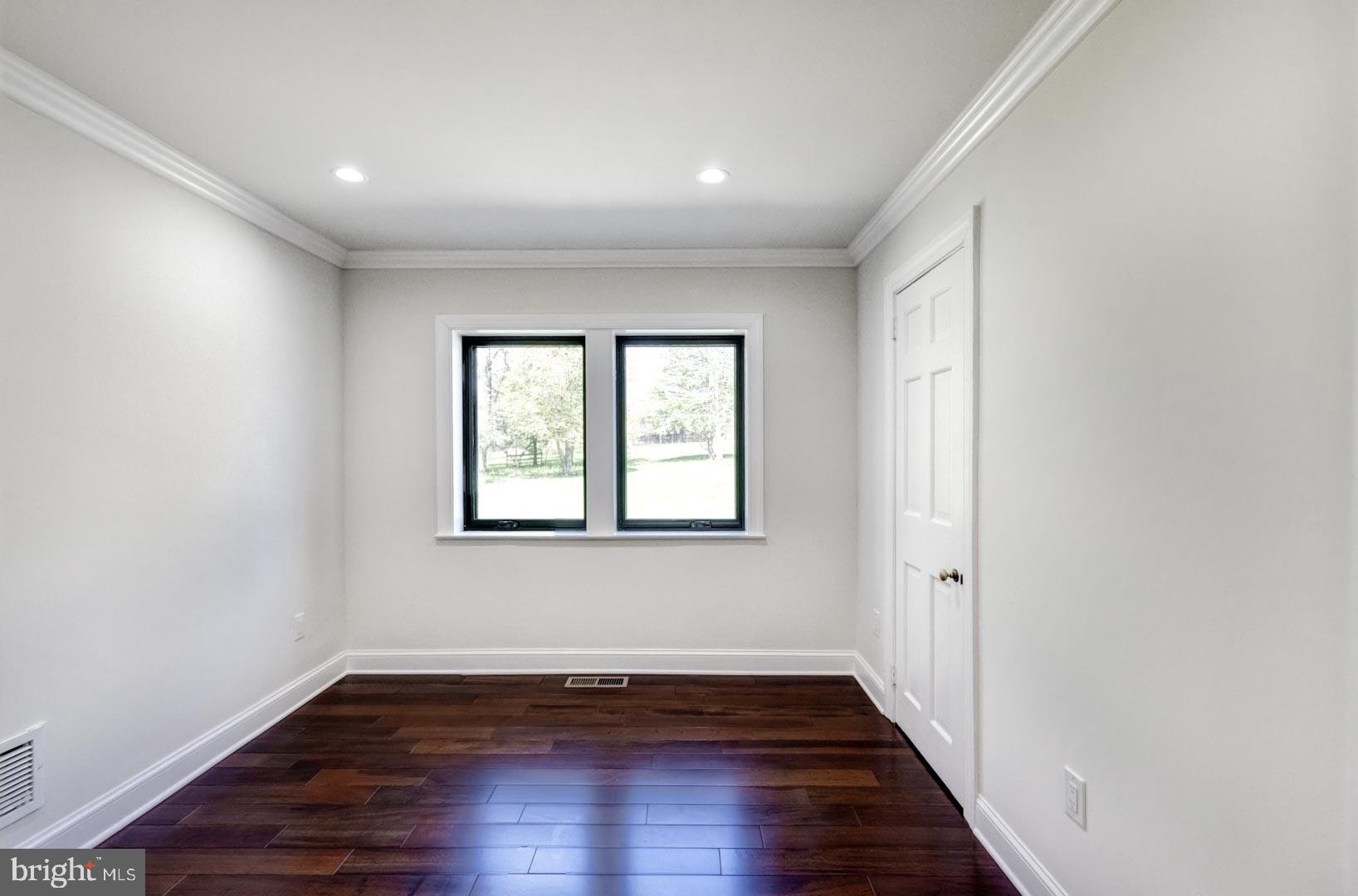401 East Mill Road Flourtown, PA 19031 - Photo 14 of 39 main floor bedroom with bath