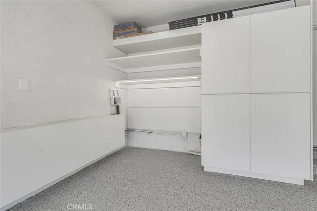 a view of a yard in front of a house