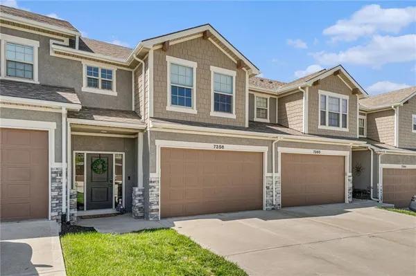 $304,900 | 7356 Aaron Street, Unit 26B, Parkville, MO 64152