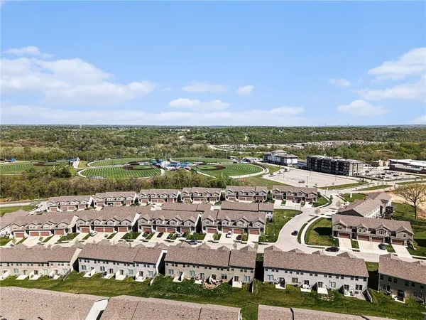 $304,900 | 7356 Aaron Street, Unit 26B, Parkville, MO 64152