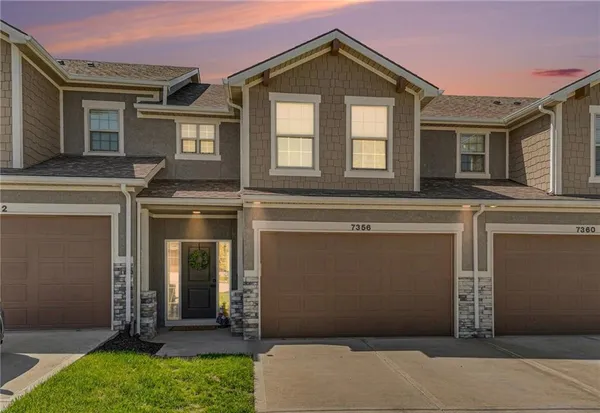 $304,900 | 7356 Aaron Street, Unit 26B, Parkville, MO 64152