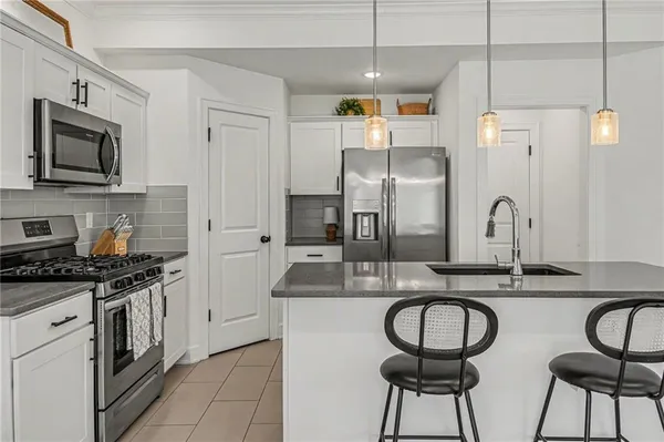 $304,900 | 7356 Aaron Street, Unit 26B, Parkville, MO 64152