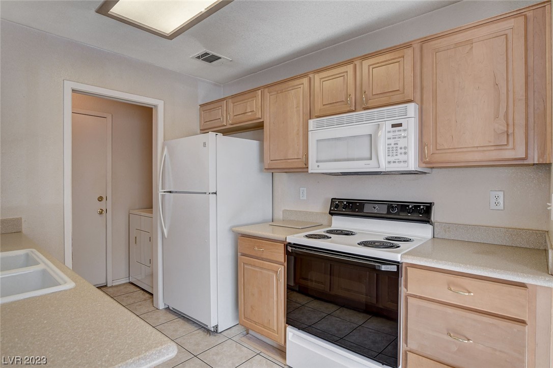 913 Intrigue Las Vegas, NV 89128 - Photo 12 of 37