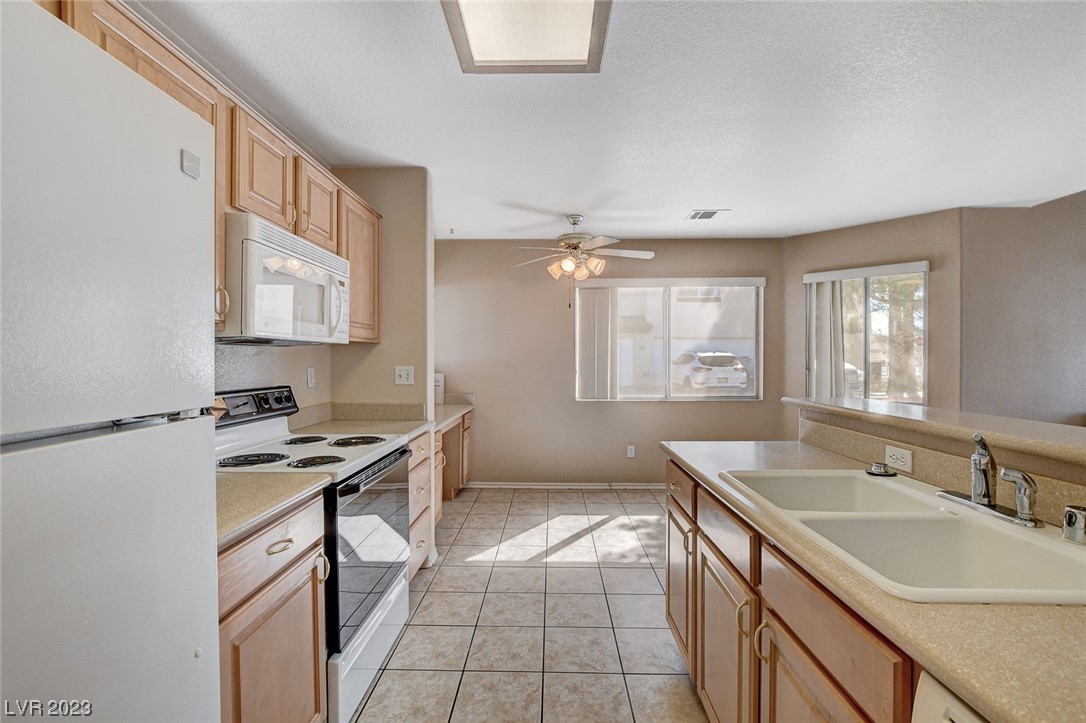 913 Intrigue Las Vegas, NV 89128 - Photo 14 of 37