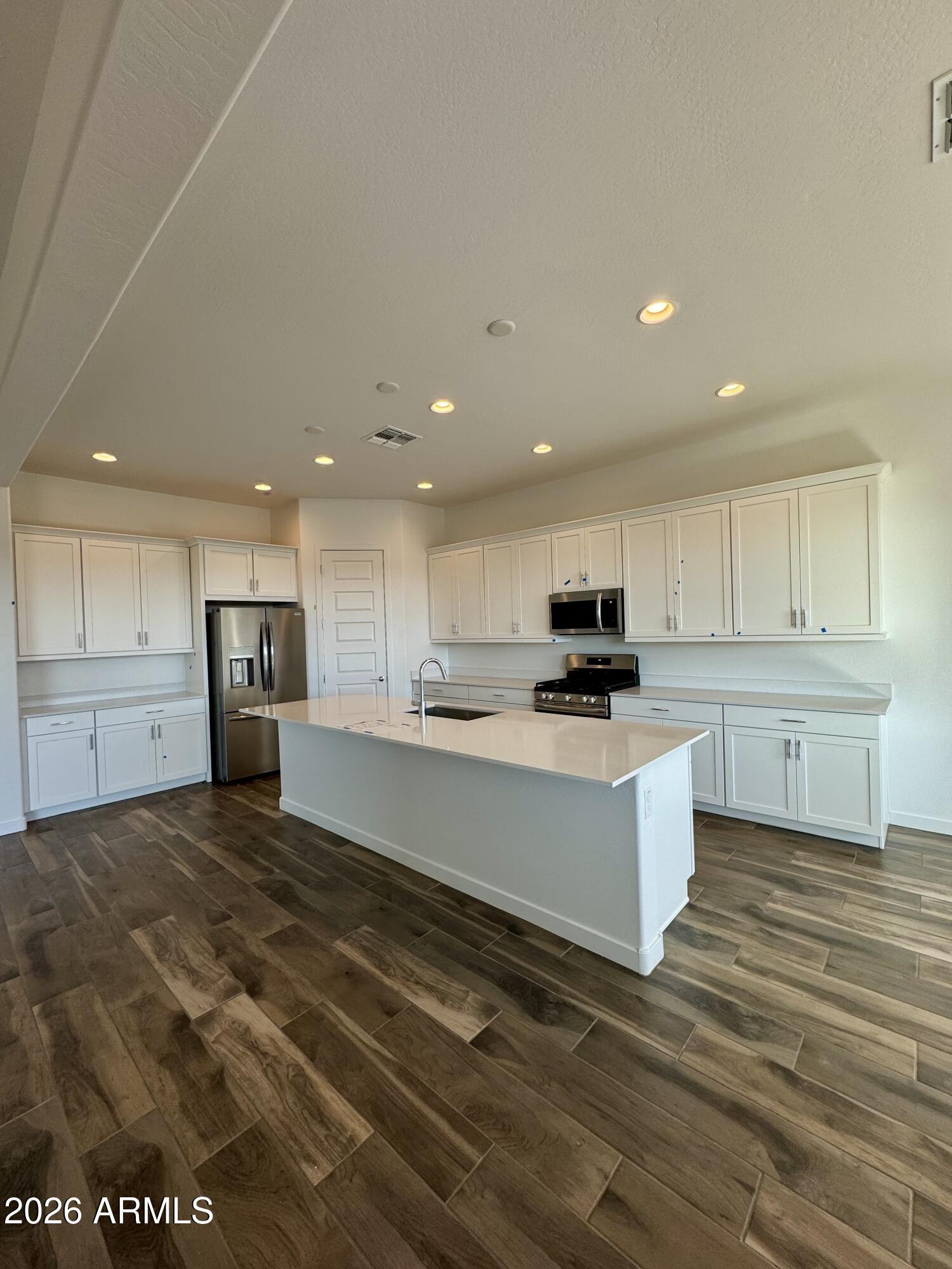 3173 West Peak View Road Phoenix, AZ 85083 - Photo 2 of 24