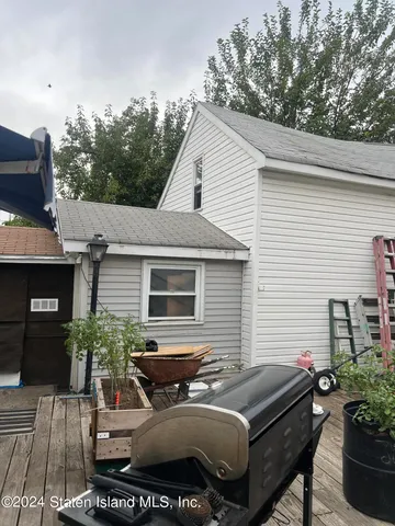 $628,000 | 23 Union Avenue | Mariners Harbor