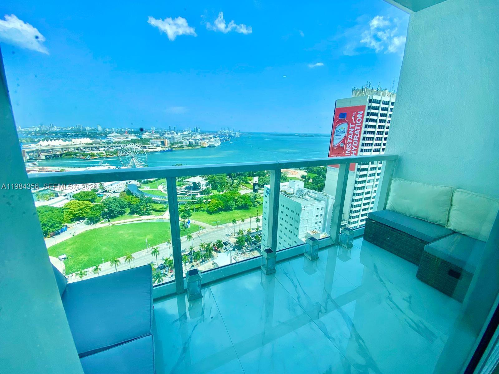 253 Northeast 2nd Street, Unit 2703 Miami, FL 33132 - Photo 1 of 33