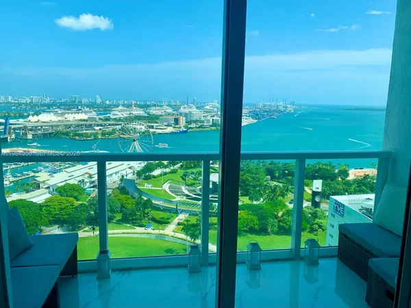 $4,150 | 253 Northeast 2nd Street, Unit 2703, Miami, FL 33132