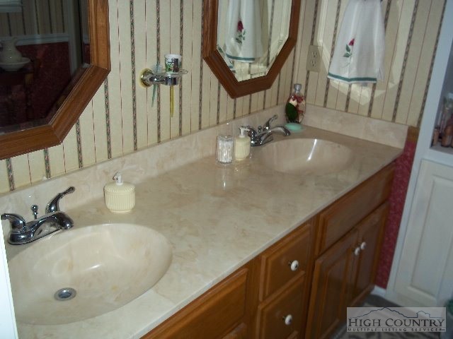 113 Chestnut Grove Church Road Sparta, NC 28675 - Photo 21 of 24 Gallery Image 21
